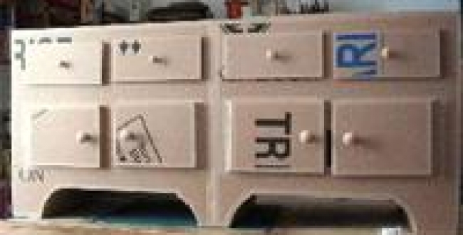 Création de mobilier en carton