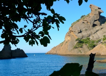 Hôtel-restaurant niché dans la calanque de Figuerolles